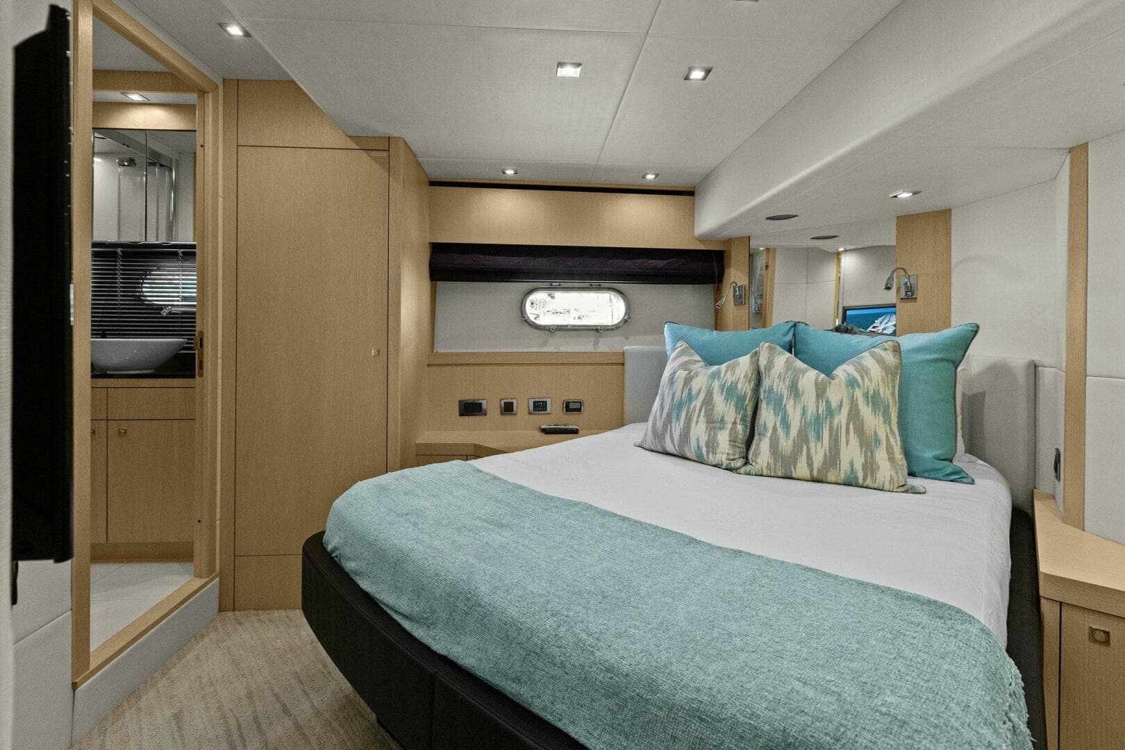 2013 Sunseeker 73 Manhattan — photo 97