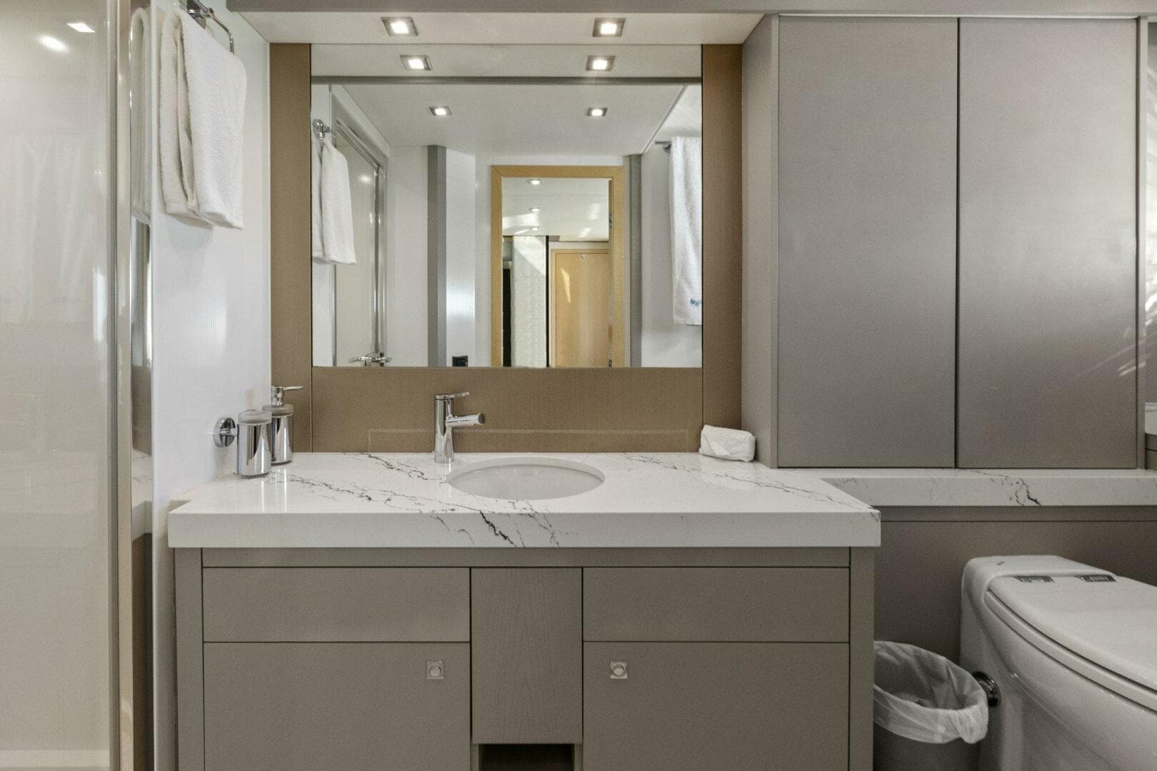 2013 Sunseeker 73 Manhattan — photo 92