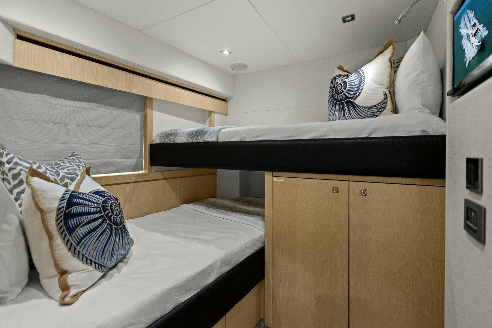 2013 Sunseeker 73 Manhattan — photo 119