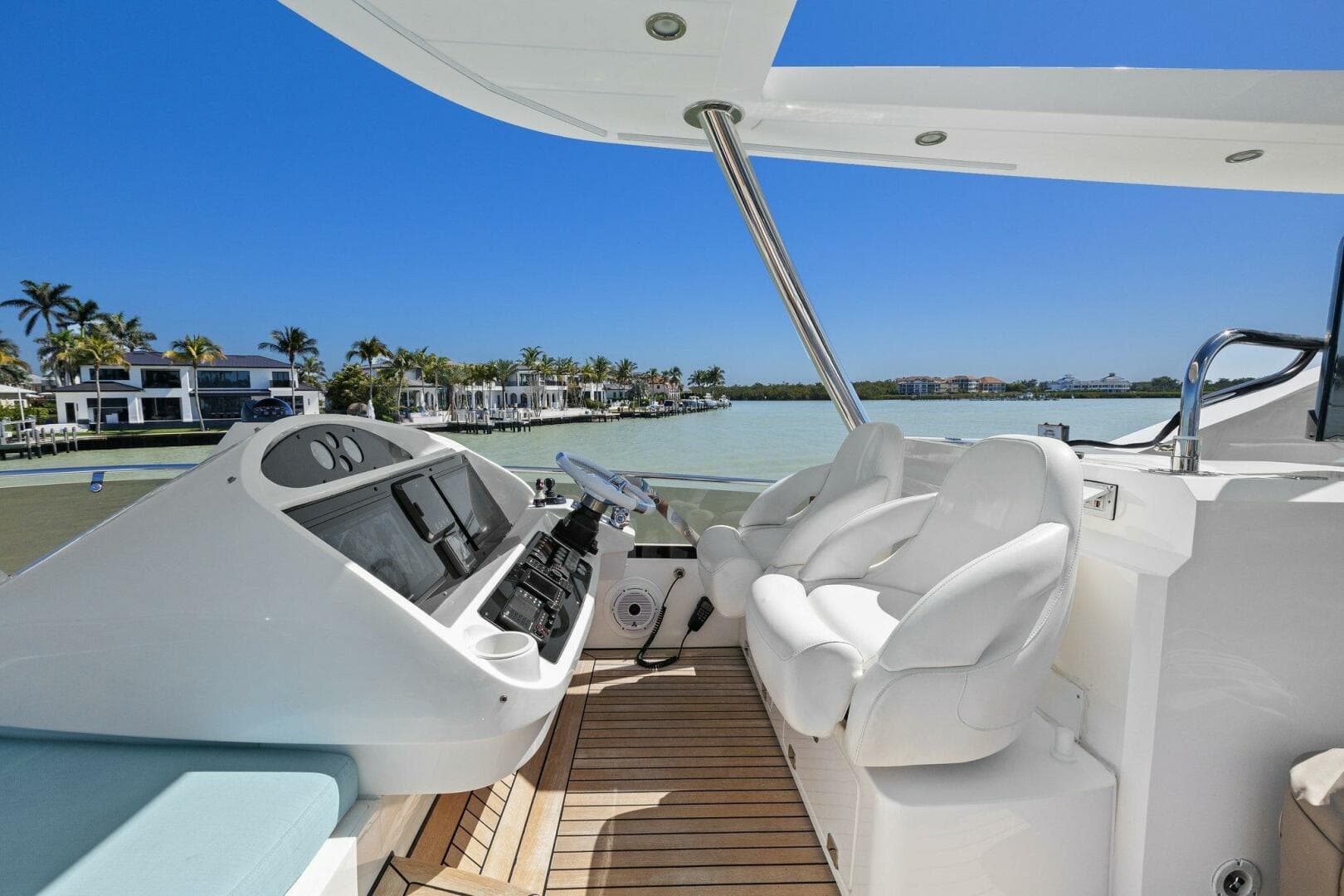 2013 Sunseeker 73 Manhattan — photo 47
