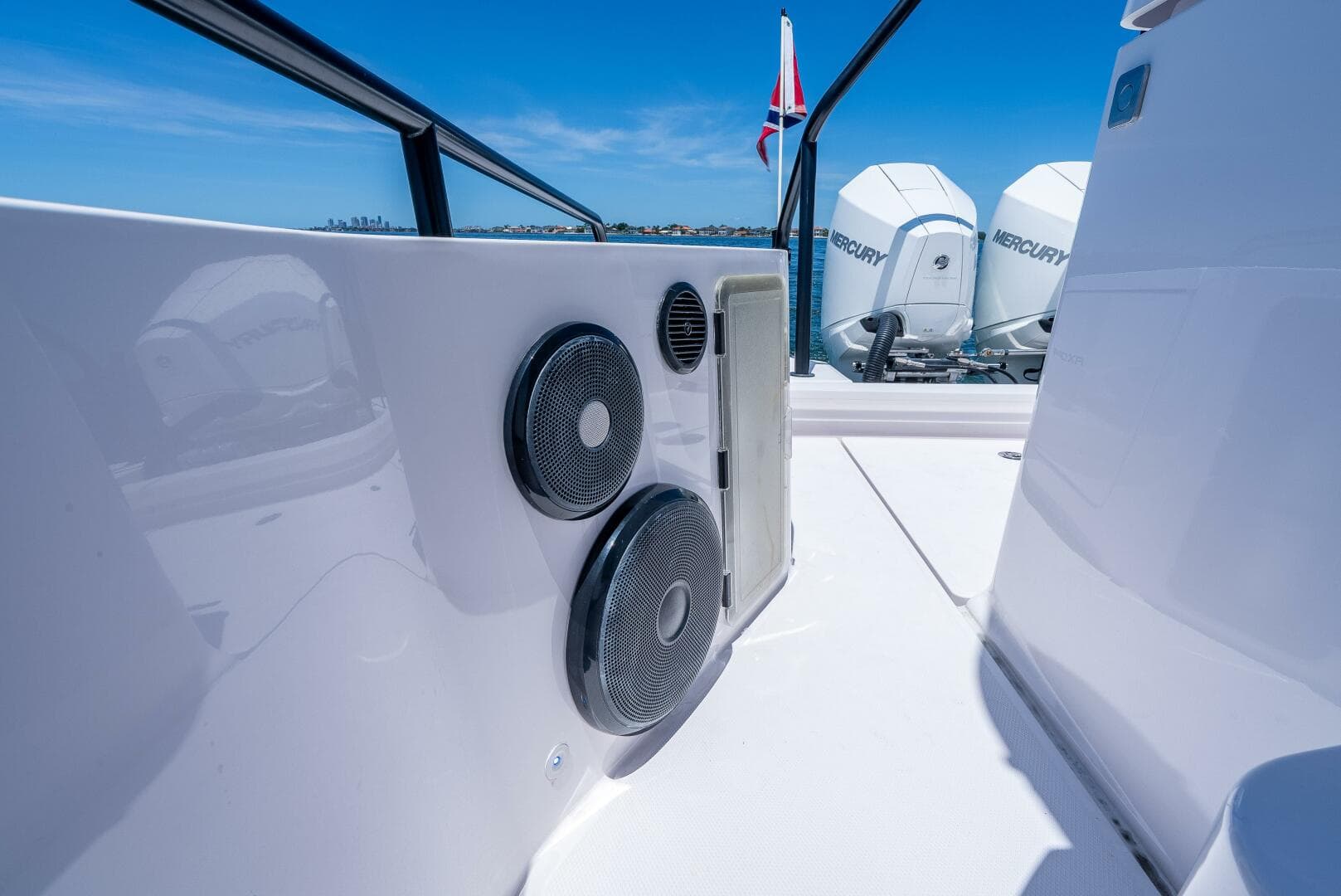 2022 Axopar 28 T-Top Brabus — photo 73