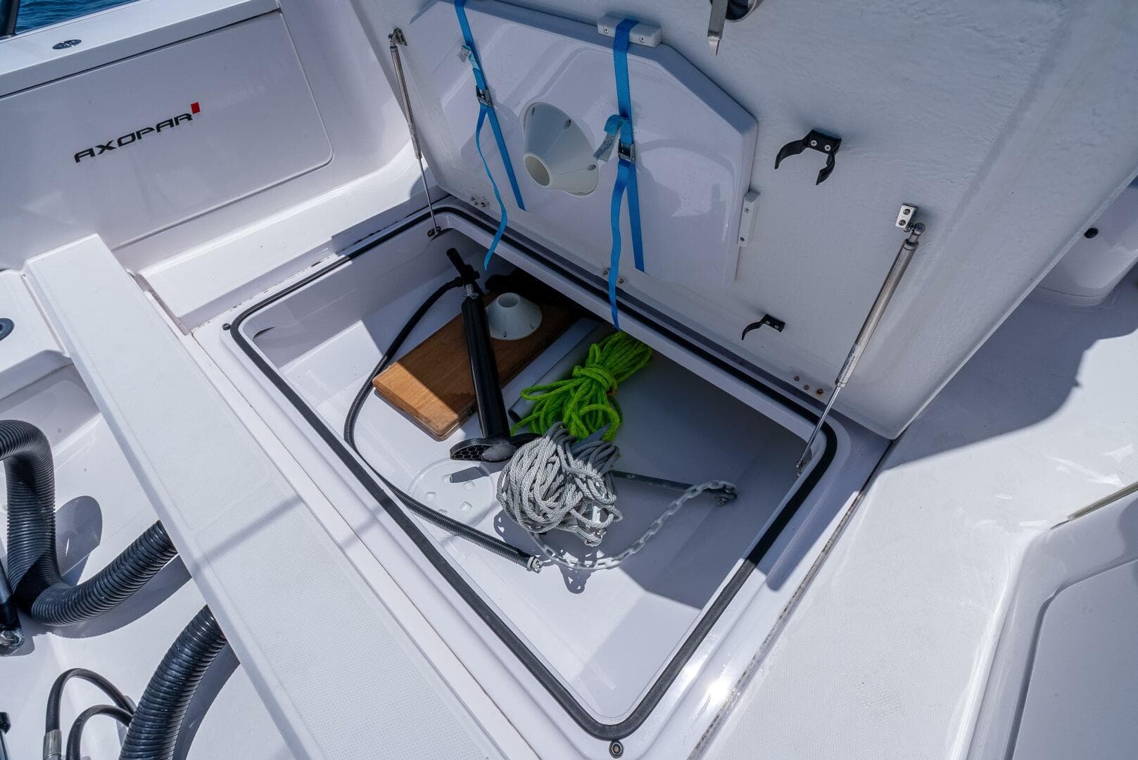 2022 Axopar 28 T-Top Brabus — photo 76