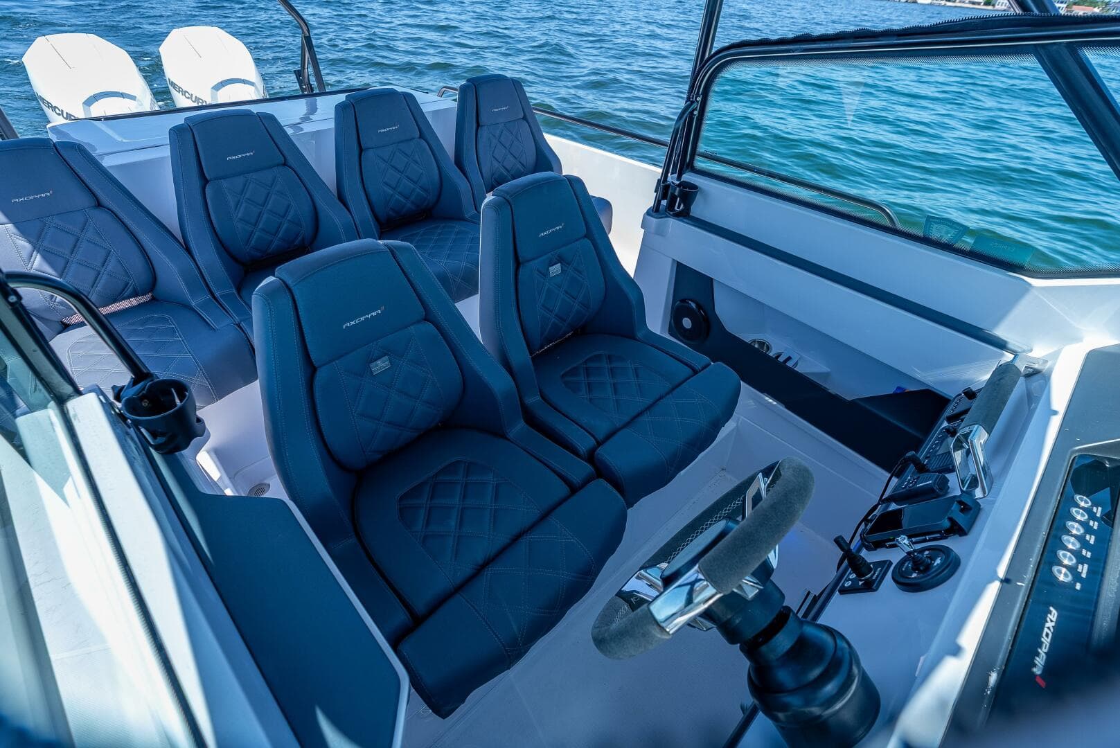 2022 Axopar 28 T-Top Brabus — photo 47