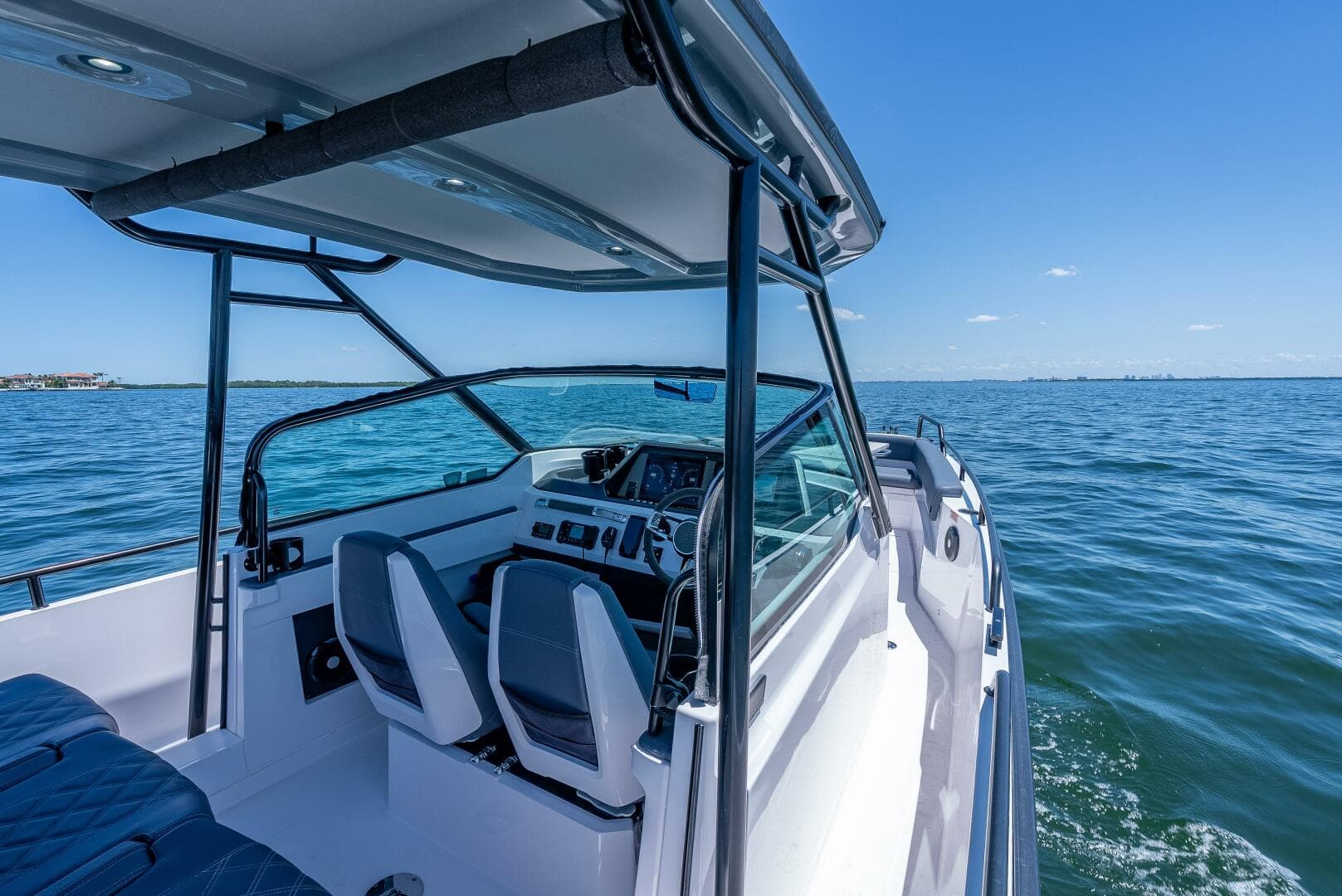 2022 Axopar 28 T-Top Brabus — photo 55