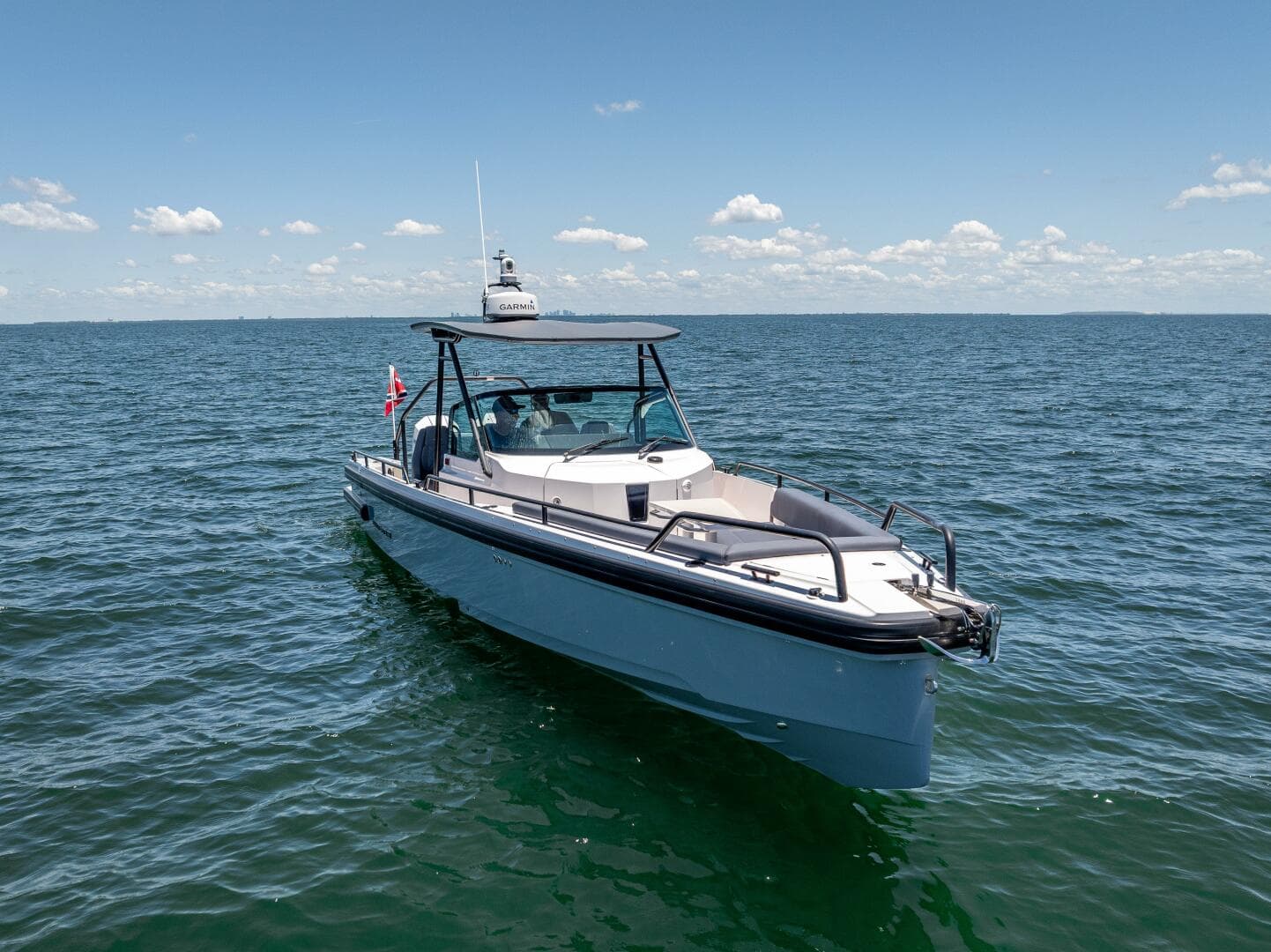 2022 Axopar 28 T-Top Brabus — photo 8