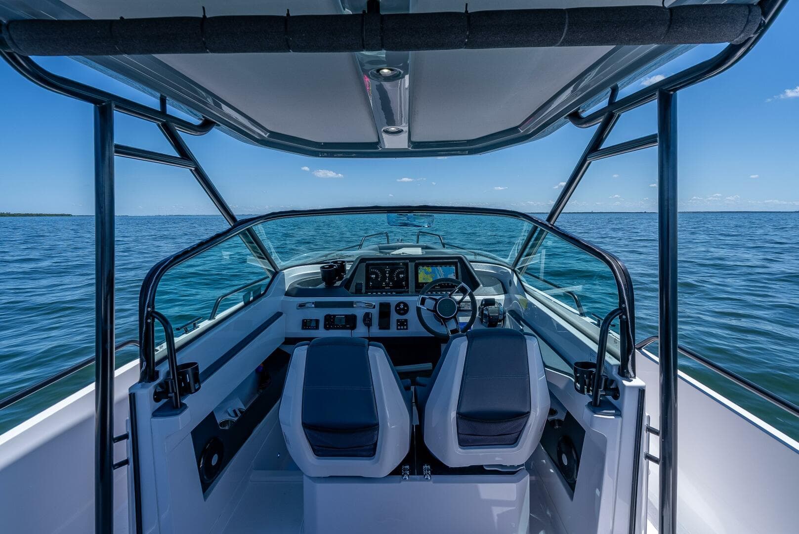 2022 Axopar 28 T-Top Brabus — photo 57