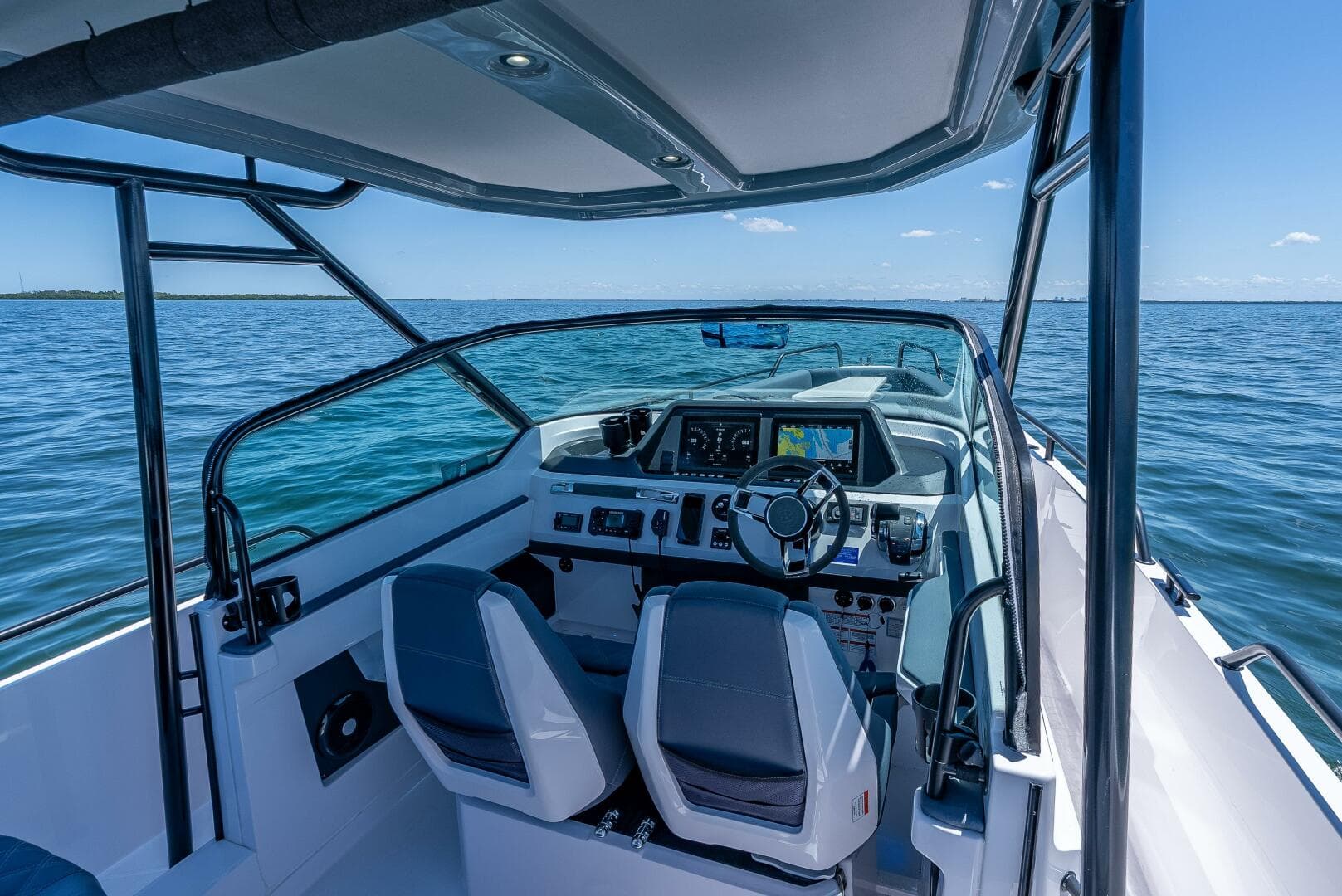 2022 Axopar 28 T-Top Brabus — photo 56