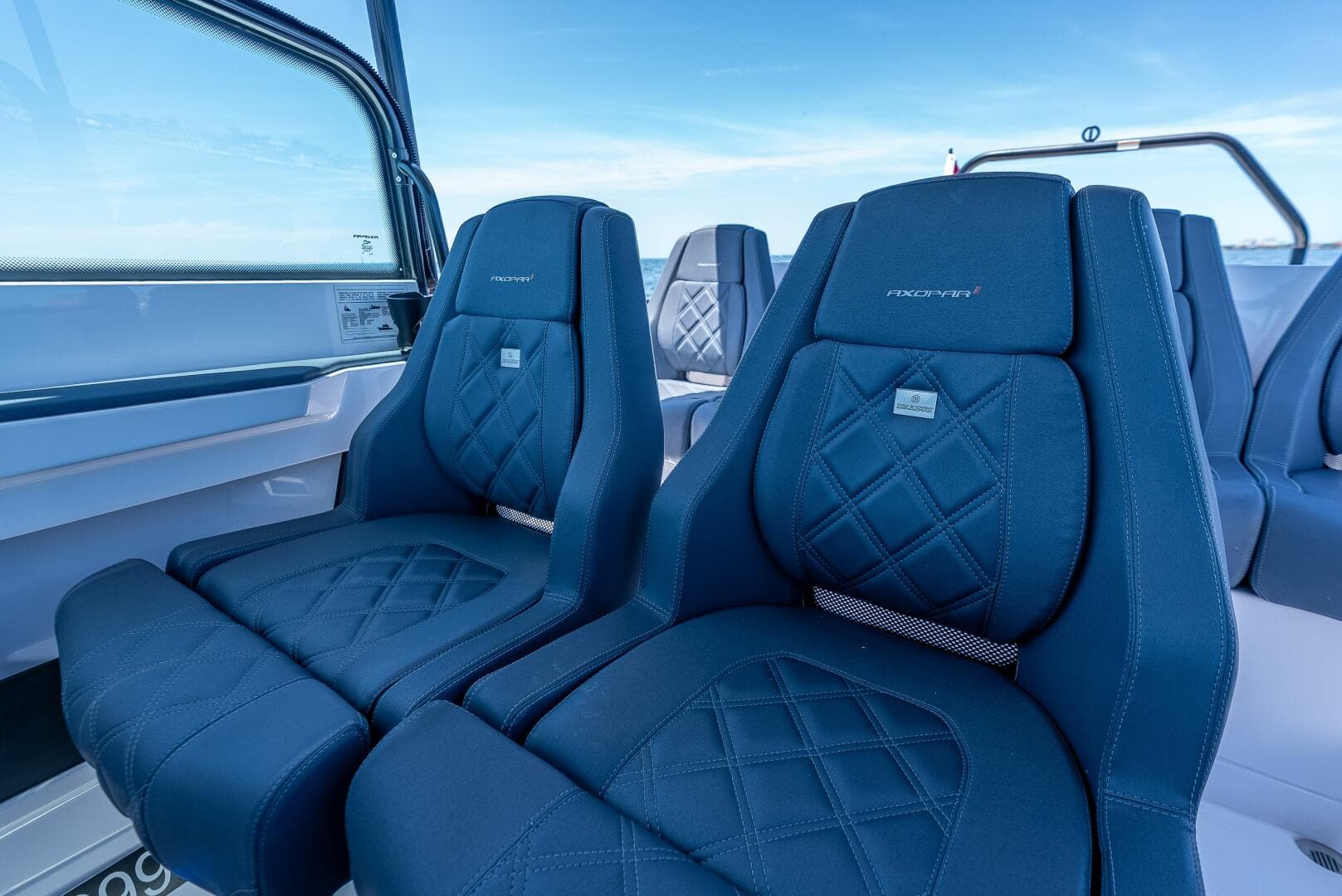 2022 Axopar 28 T-Top Brabus — photo 54