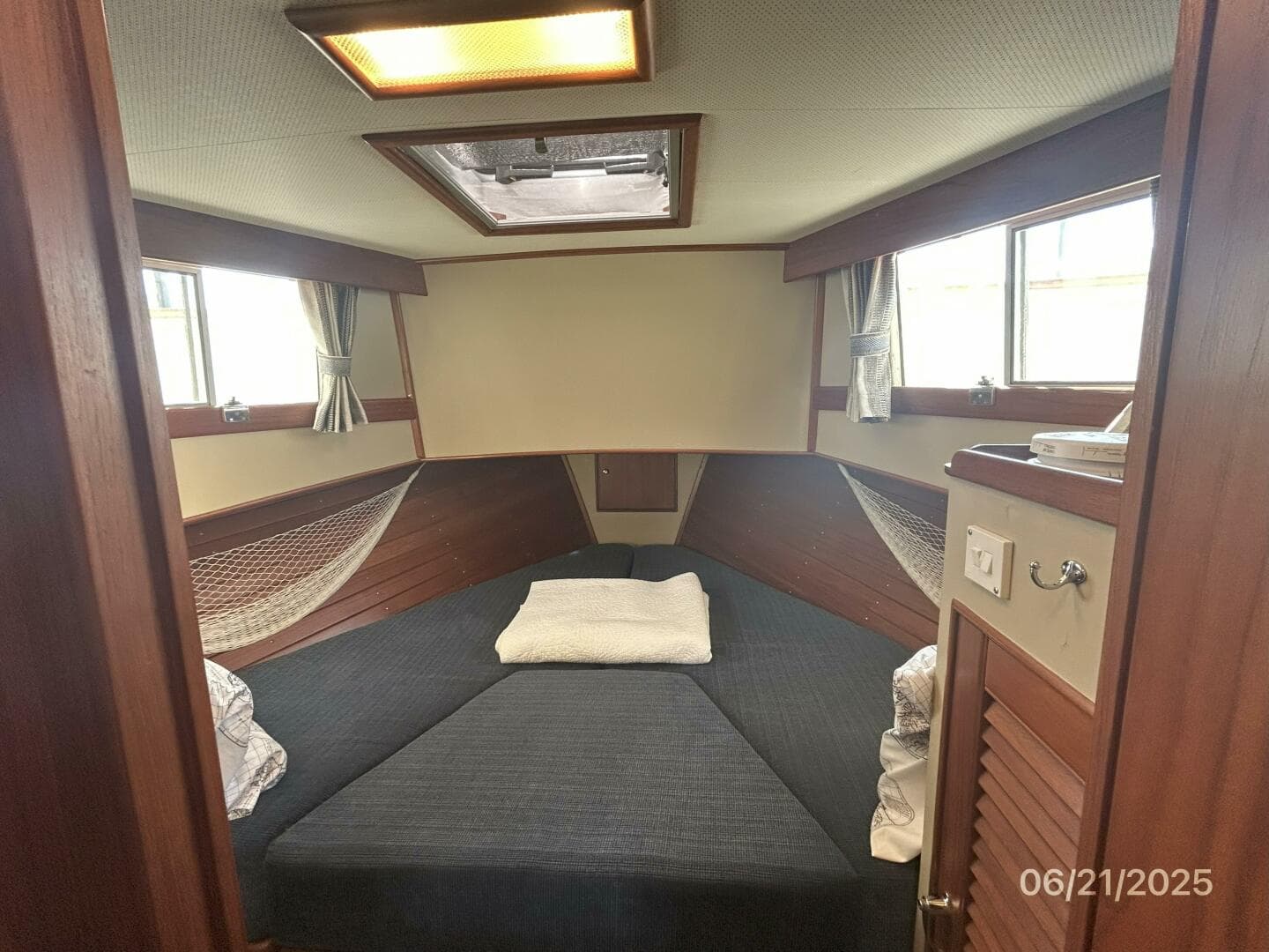 1992 Grand Banks Europa — photo 61