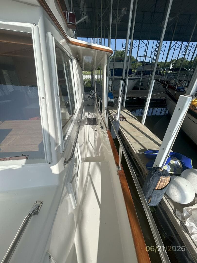 1992 Grand Banks Europa — photo 18