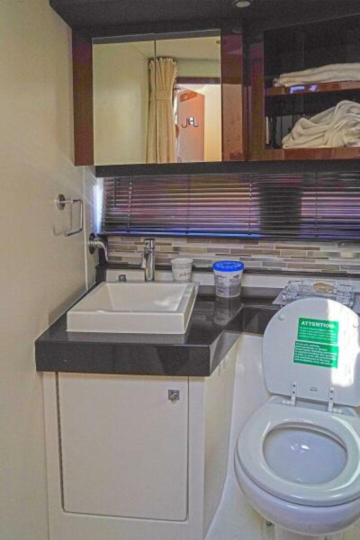 2020 Carver C40 — photo 26