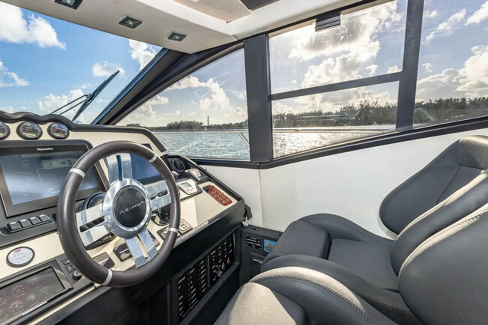 2015 Azimut 55S — photo 15