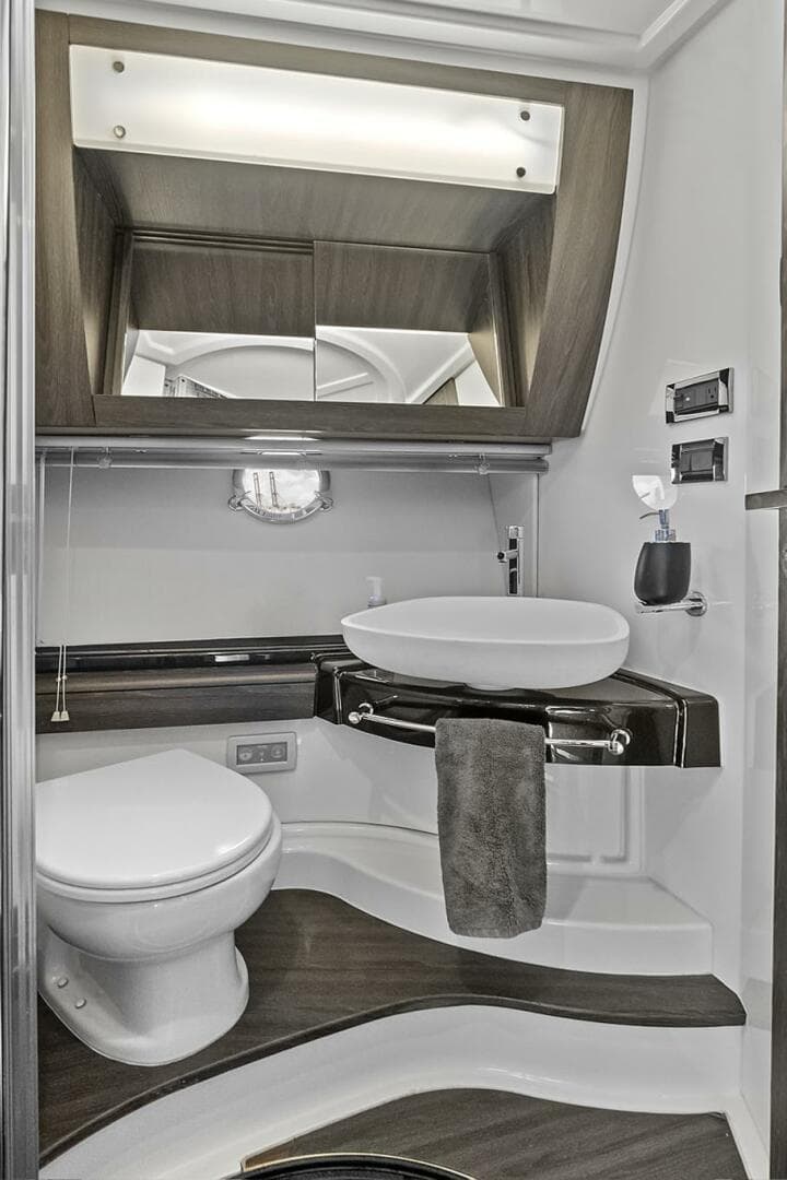 2015 Azimut 55S — photo 24