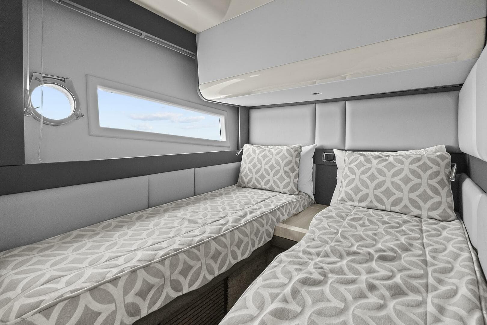 2015 Azimut 55S — photo 23