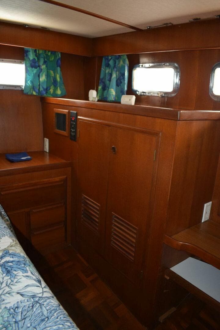 1984 Defever — photo 46