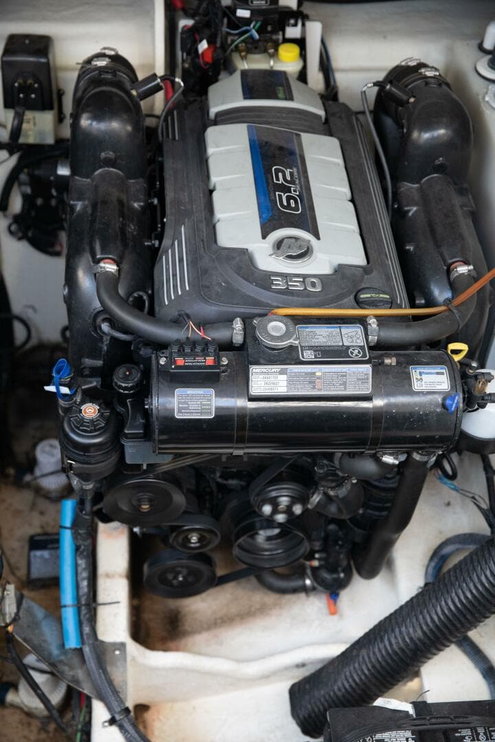 2016 Sea Ray 350 Sundancer — photo 90