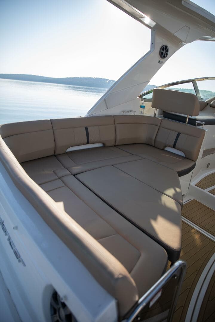 2016 Sea Ray 350 Sundancer — photo 56