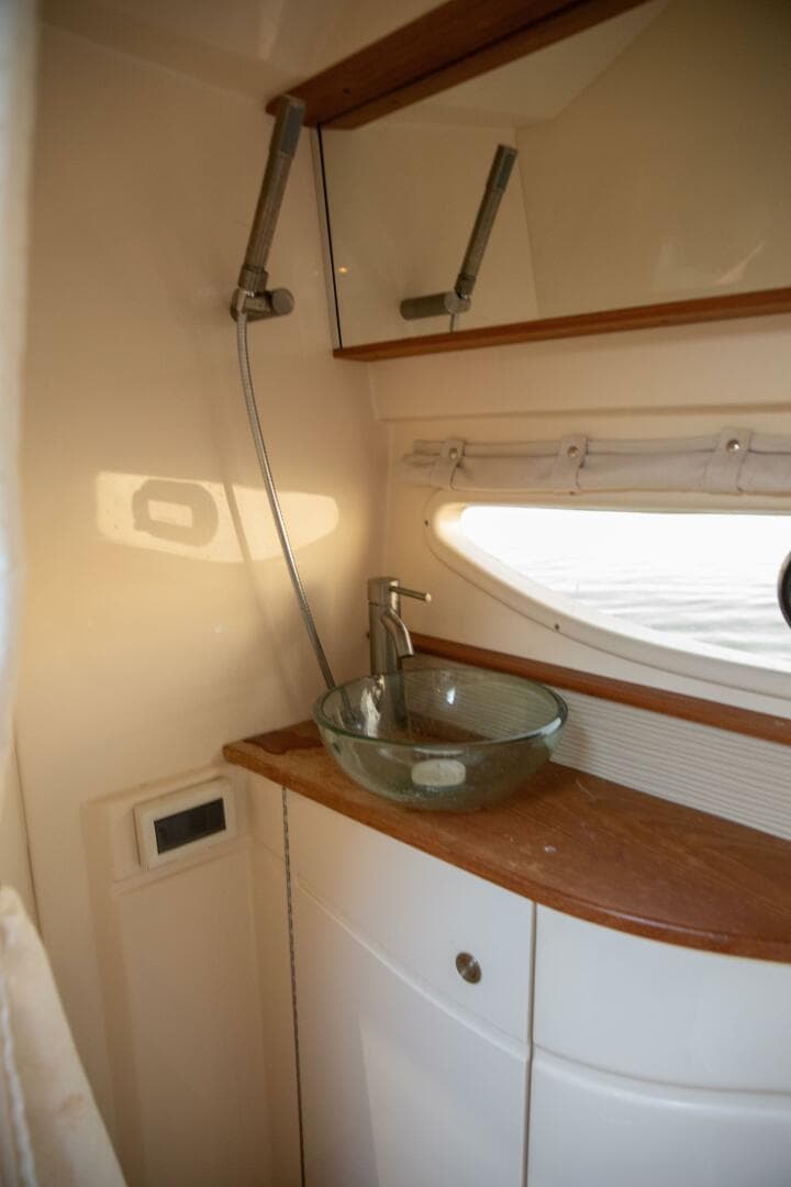 2016 Sea Ray 350 Sundancer — photo 104