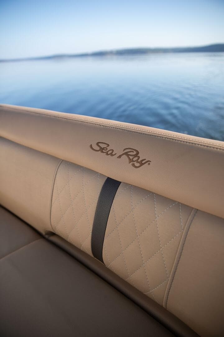 2016 Sea Ray 350 Sundancer — photo 44