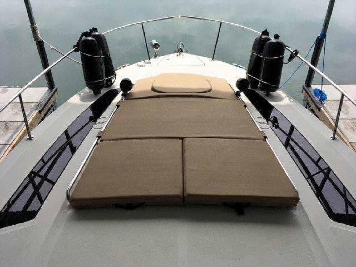 2016 Sea Ray 350 Sundancer — photo 9