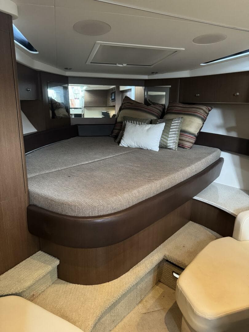 2016 Sea Ray 350 Sundancer — photo 8