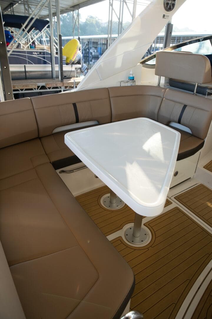 2016 Sea Ray 350 Sundancer — photo 45