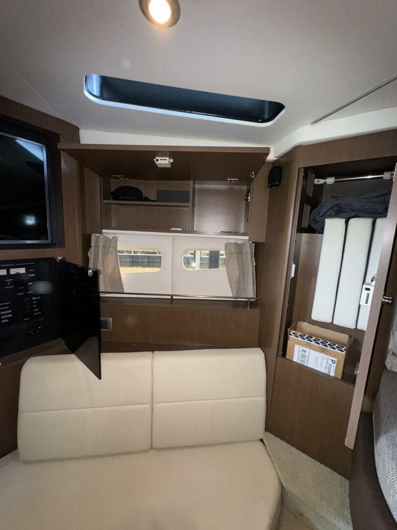 2016 Sea Ray 350 Sundancer — photo 125