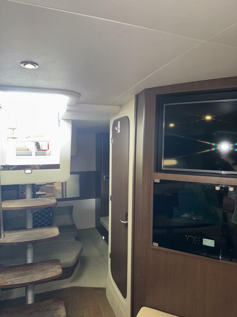 2016 Sea Ray 350 Sundancer — photo 117