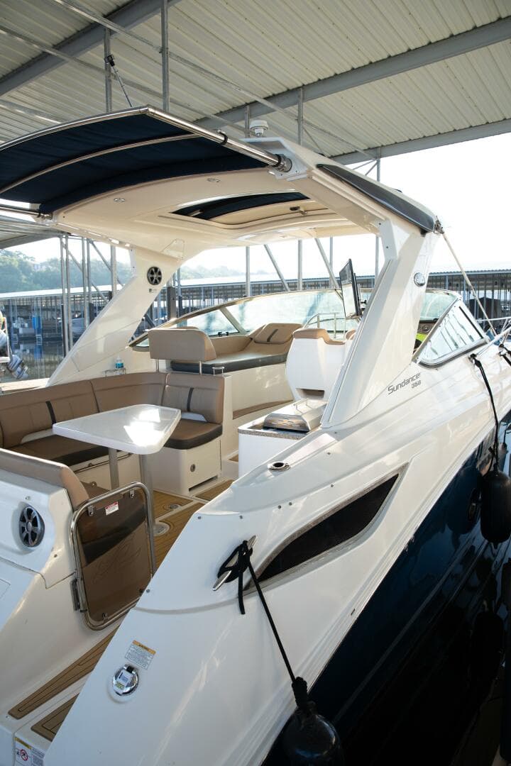 2016 Sea Ray 350 Sundancer — photo 5