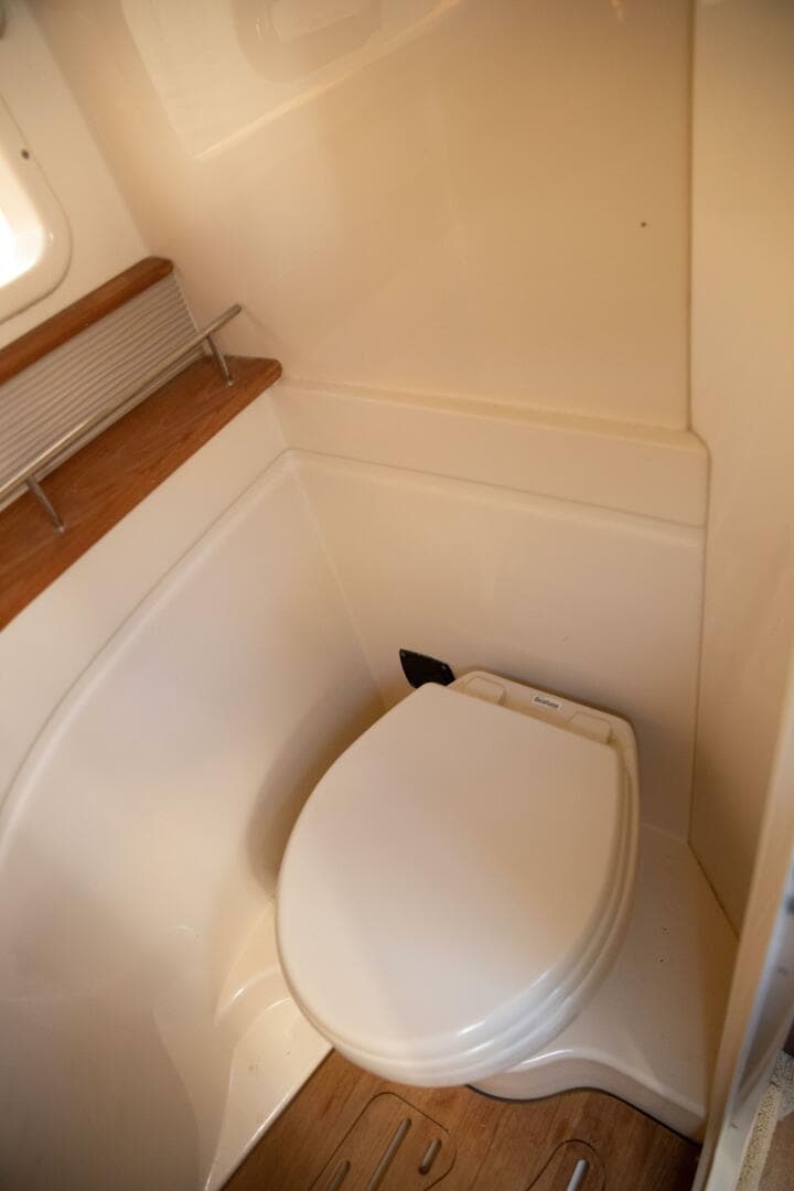 2016 Sea Ray 350 Sundancer — photo 101