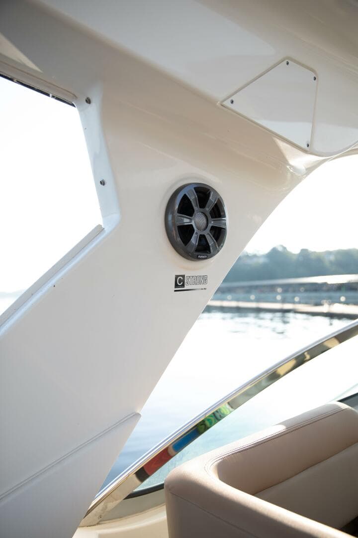2016 Sea Ray 350 Sundancer — photo 79