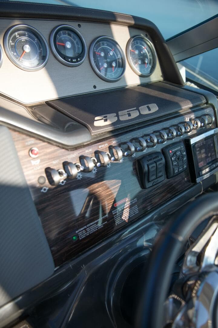 2016 Sea Ray 350 Sundancer — photo 72