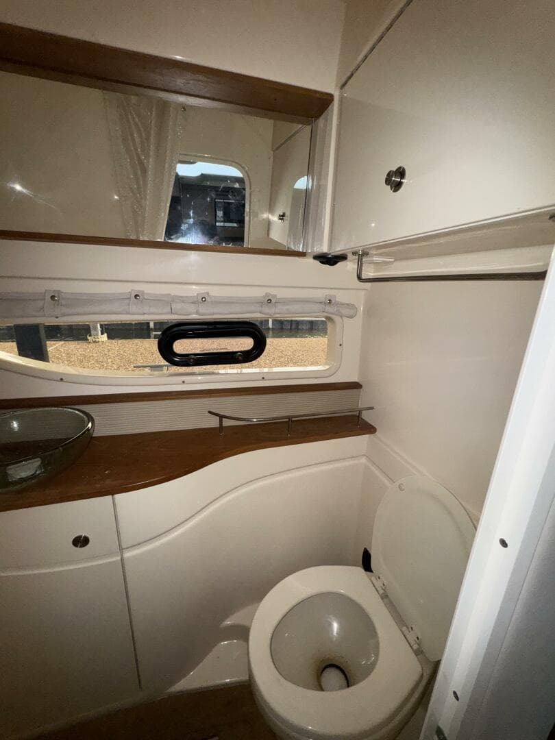 2016 Sea Ray 350 Sundancer — photo 103