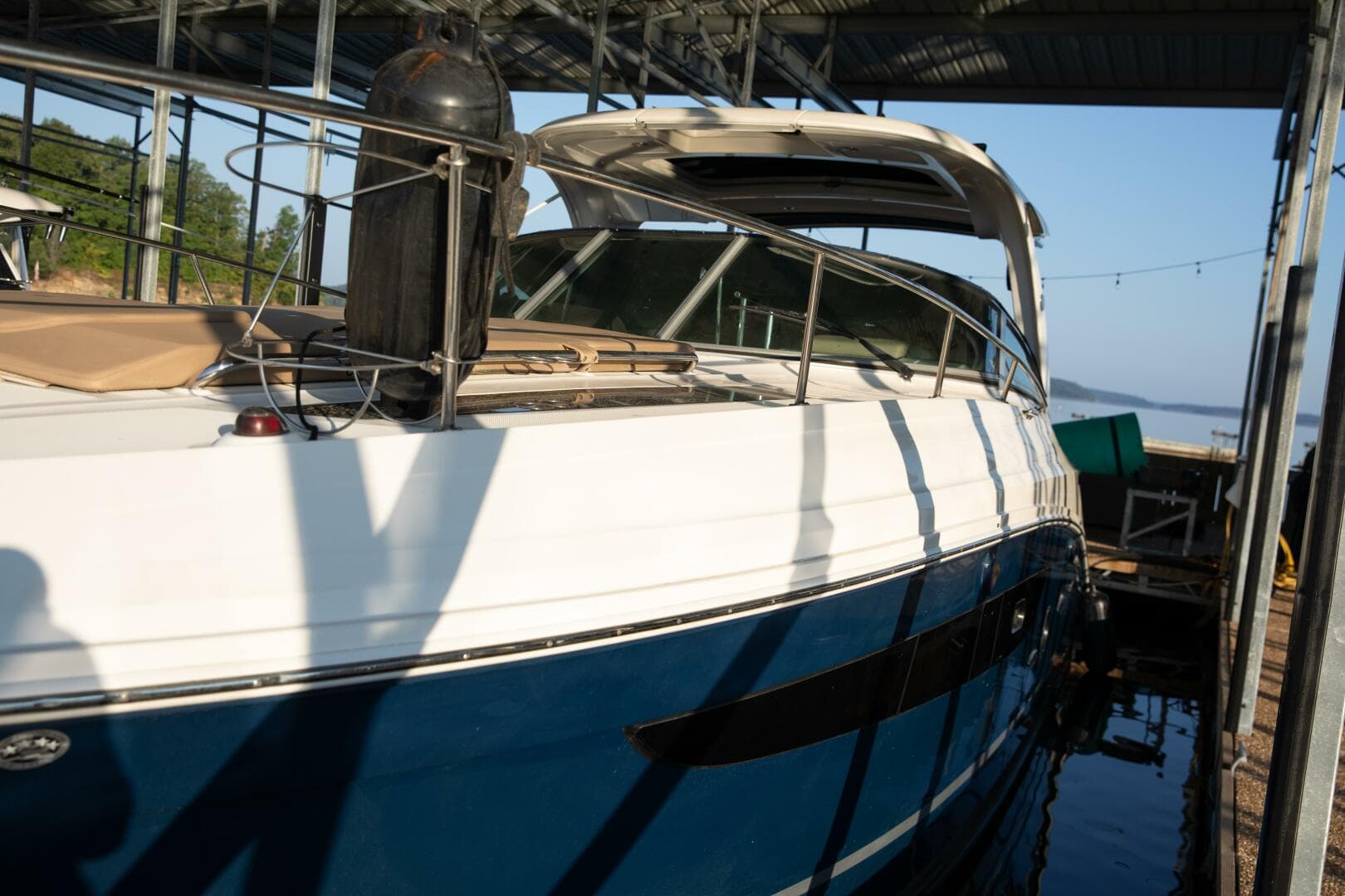 2016 Sea Ray 350 Sundancer — photo 19