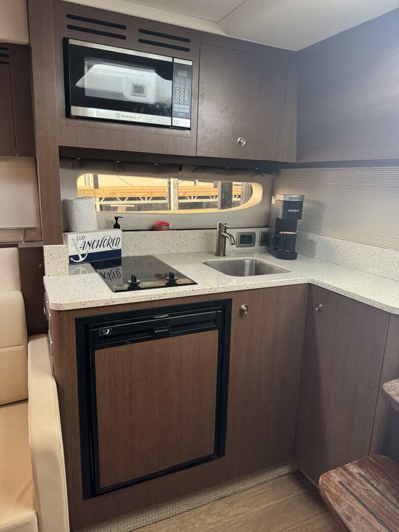 2016 Sea Ray 350 Sundancer — photo 109