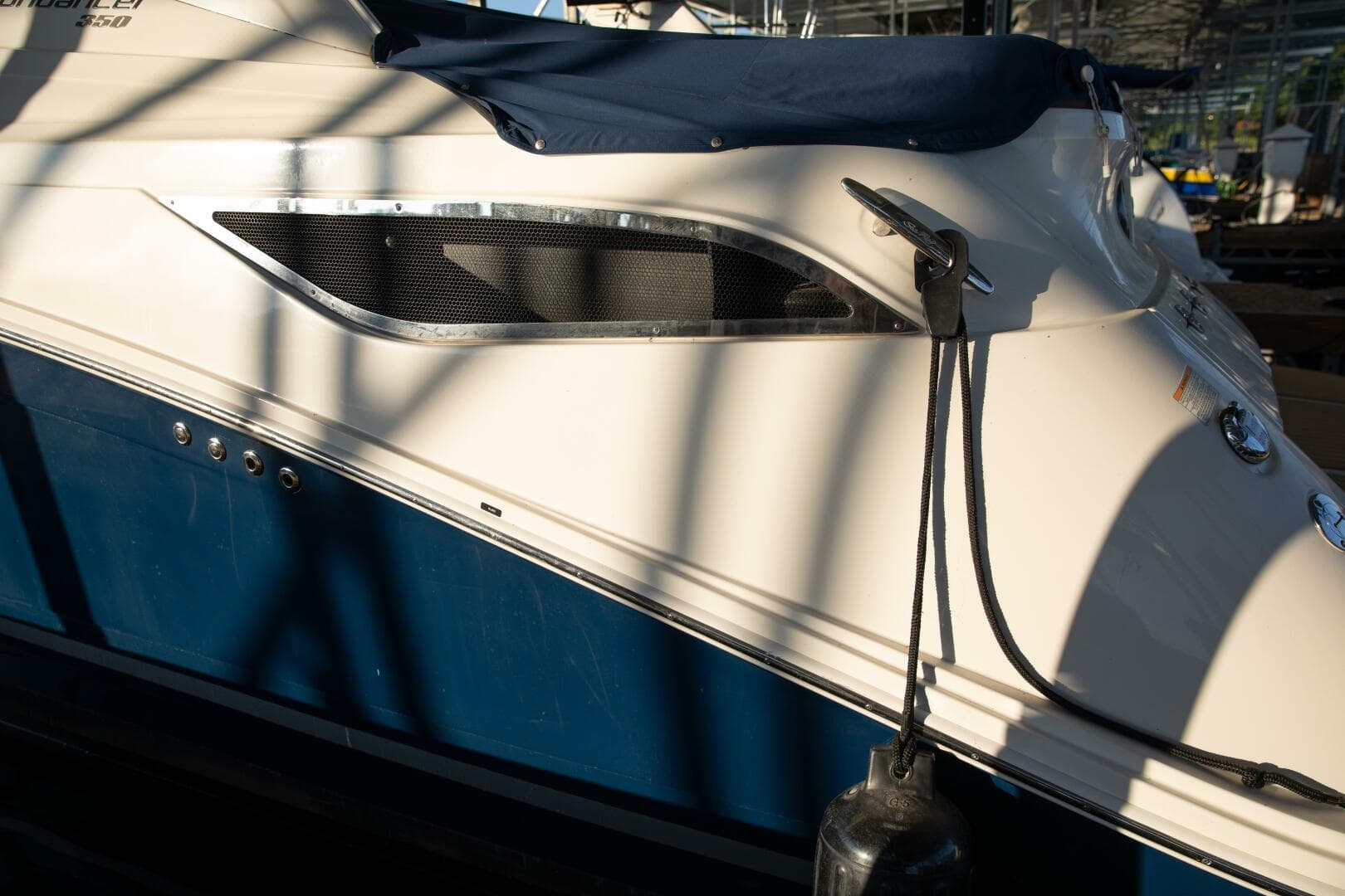 2016 Sea Ray 350 Sundancer — photo 22