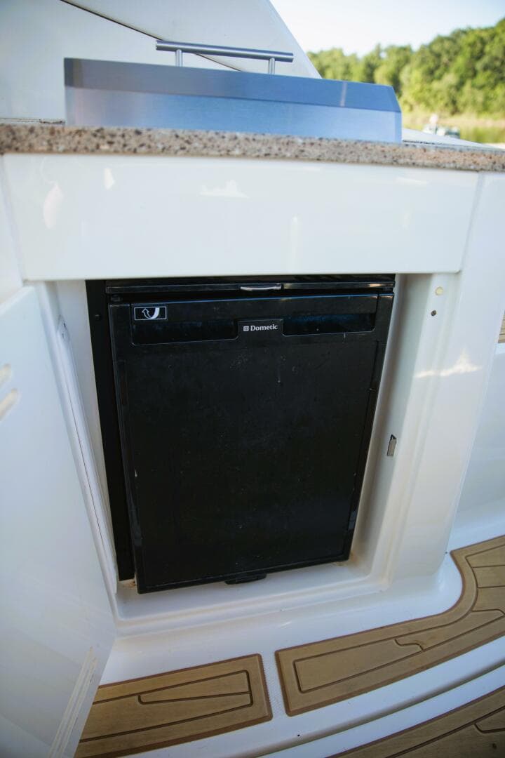 2016 Sea Ray 350 Sundancer — photo 66