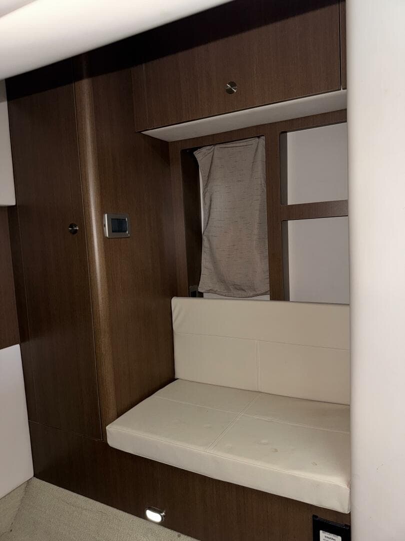 2016 Sea Ray 350 Sundancer — photo 126