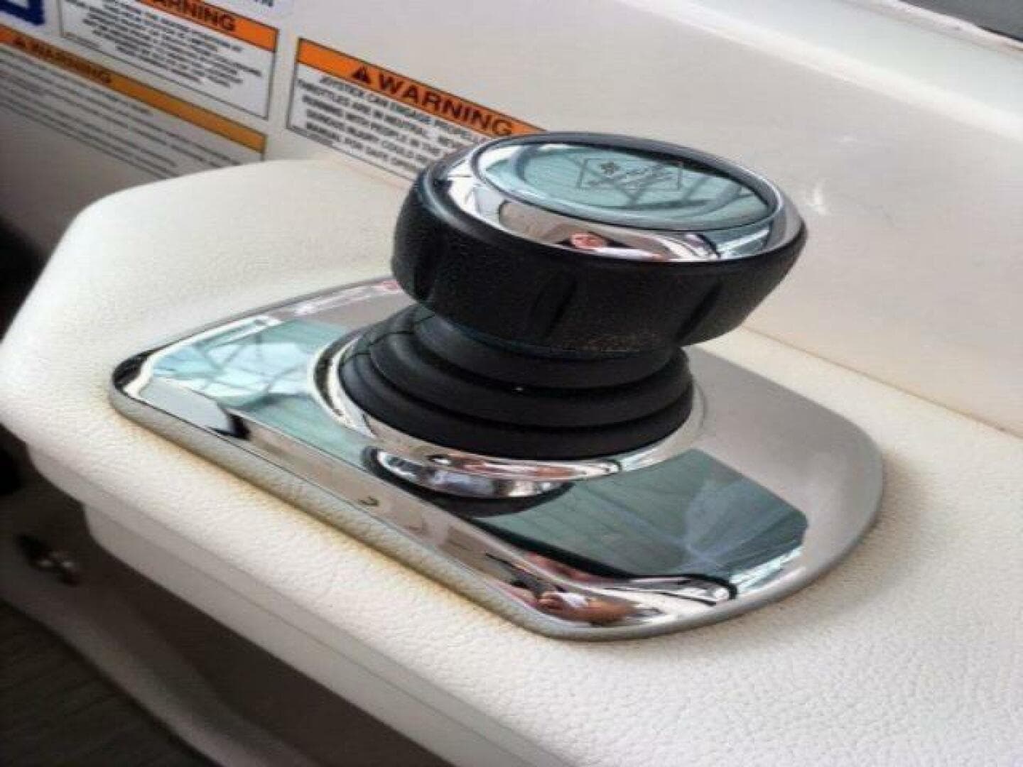 2016 Sea Ray 350 Sundancer — photo 74