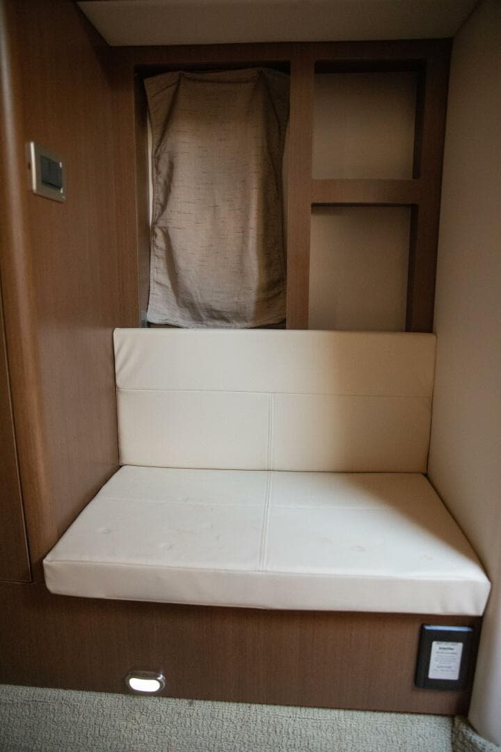 2016 Sea Ray 350 Sundancer — photo 121