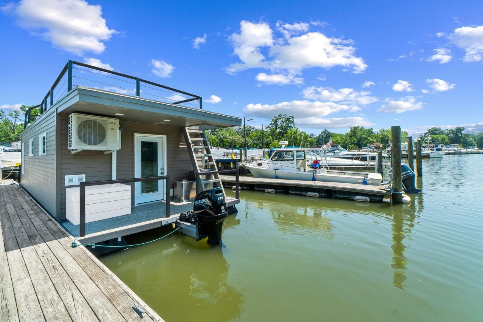 2025 Custom Hank'S 40 Houseboat — photo 15