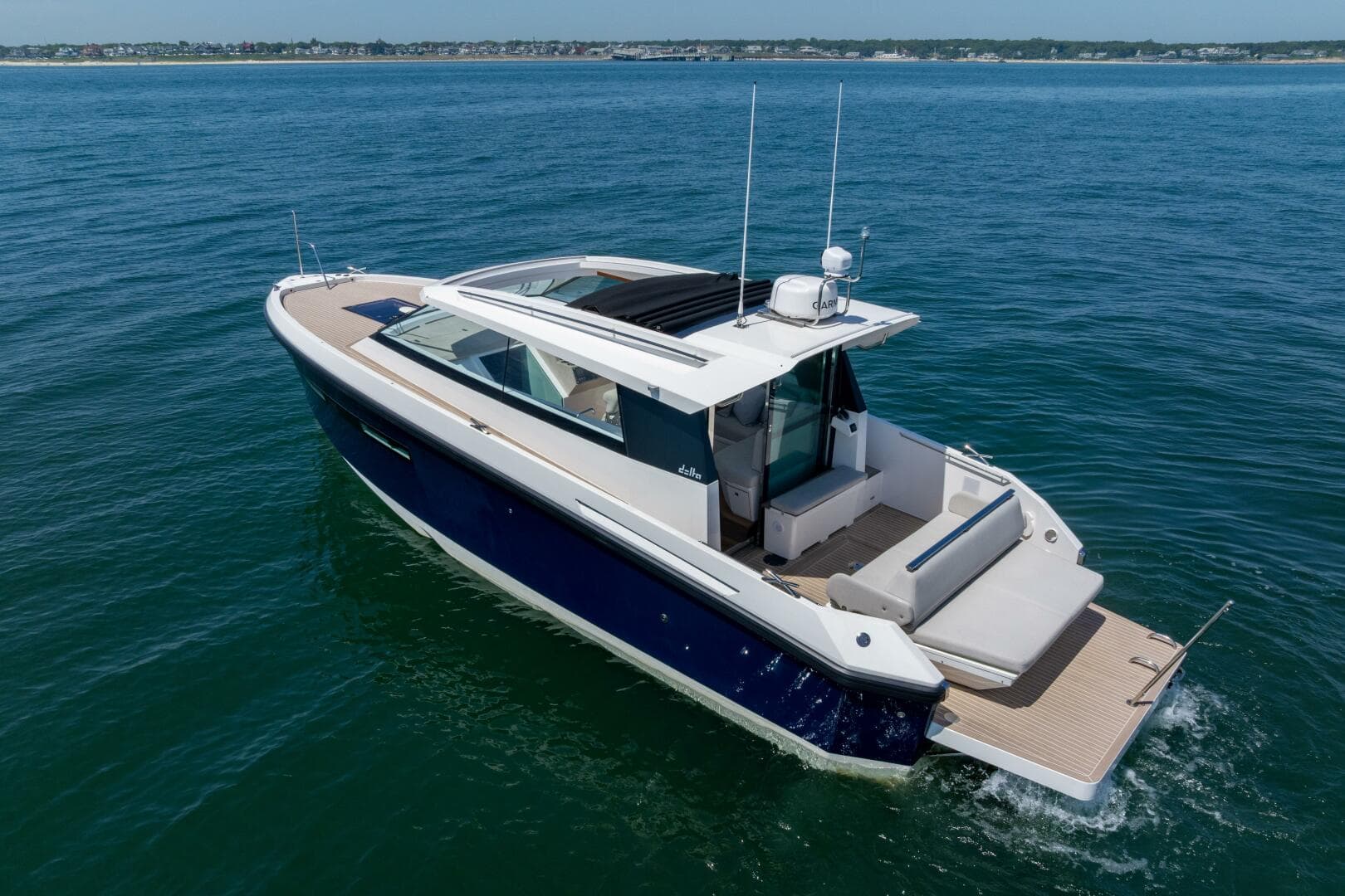 2023 Delta Powerboats 33 Coupe — photo 2