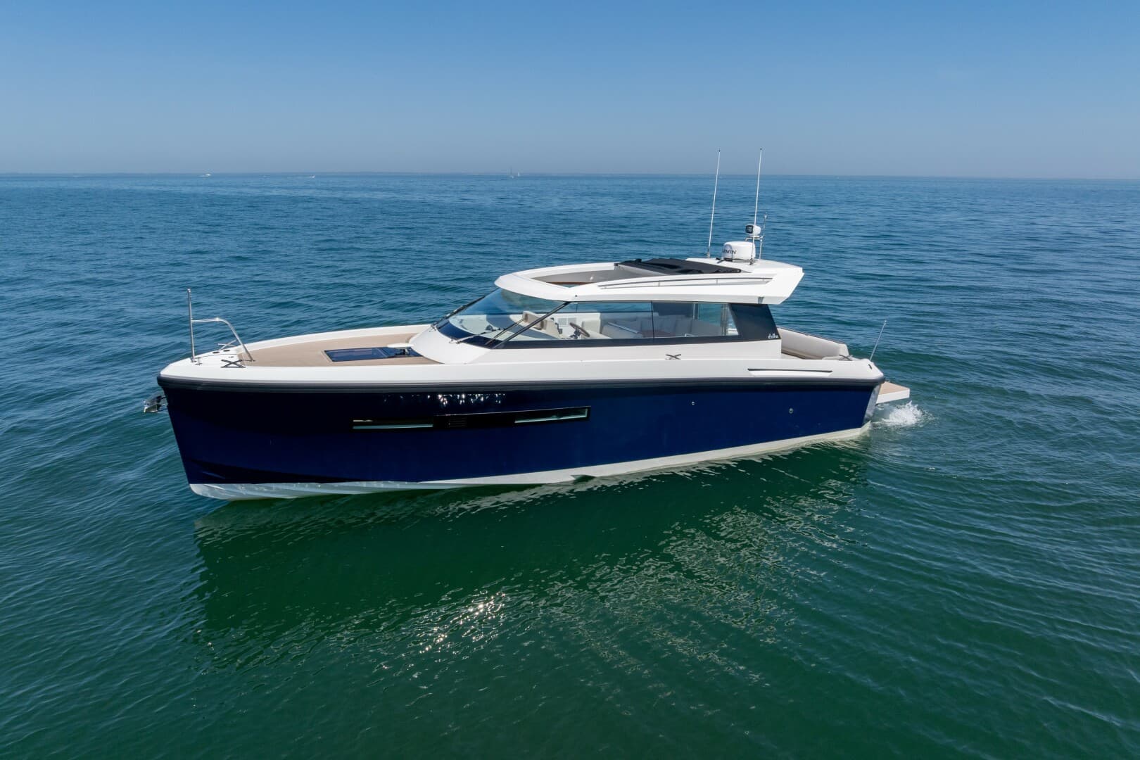 2023 Delta Powerboats 33 Coupe — photo 1