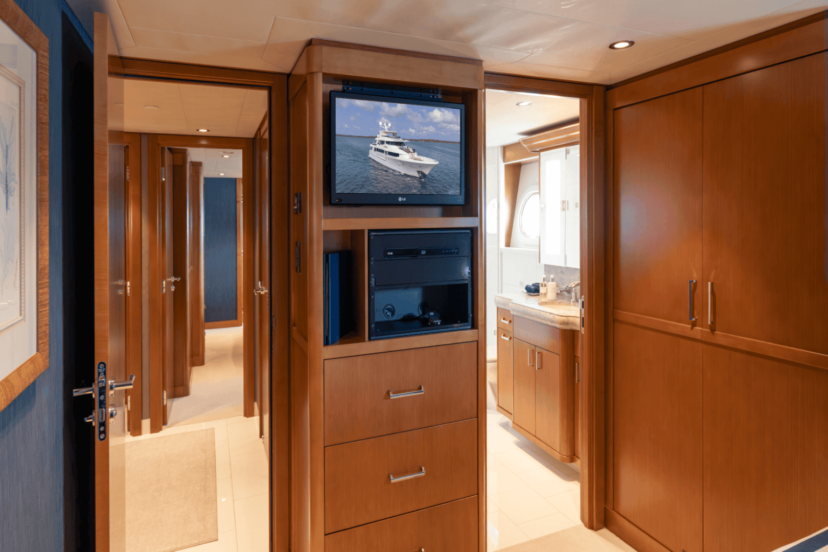 2014 Westport 40M — photo 81