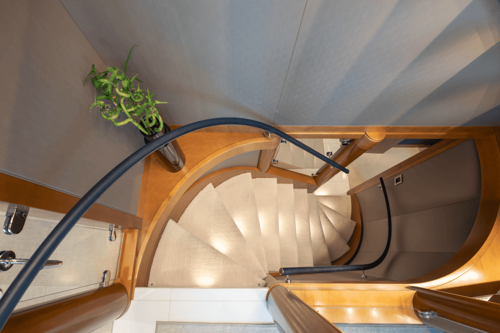 2014 Westport 40M — photo 90