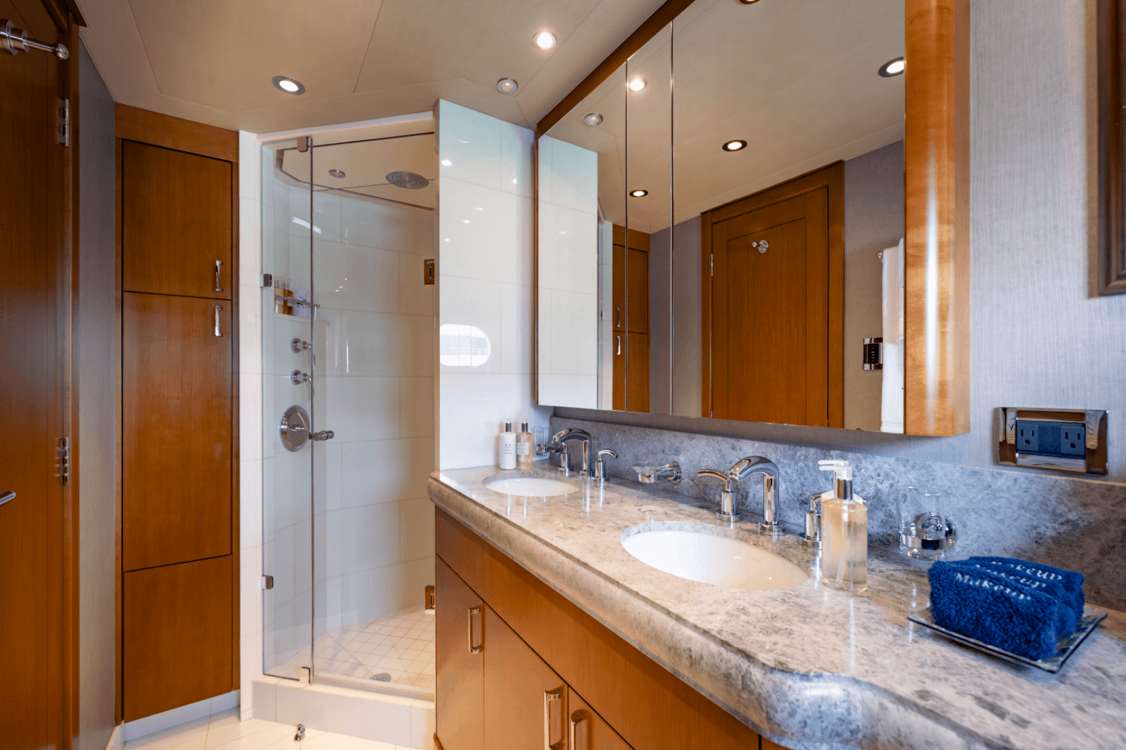 2014 Westport 40M — photo 76