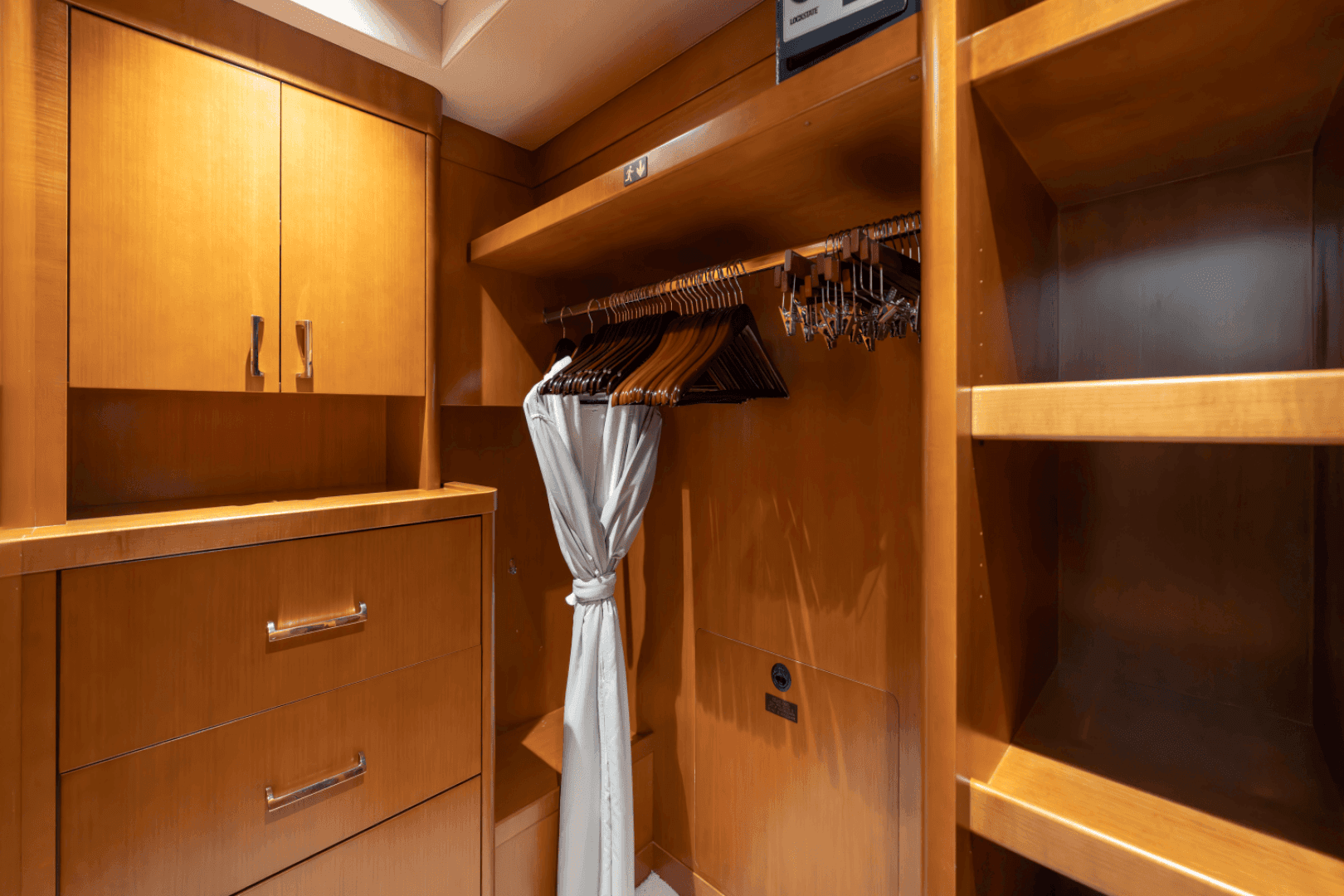 2014 Westport 40M — photo 95