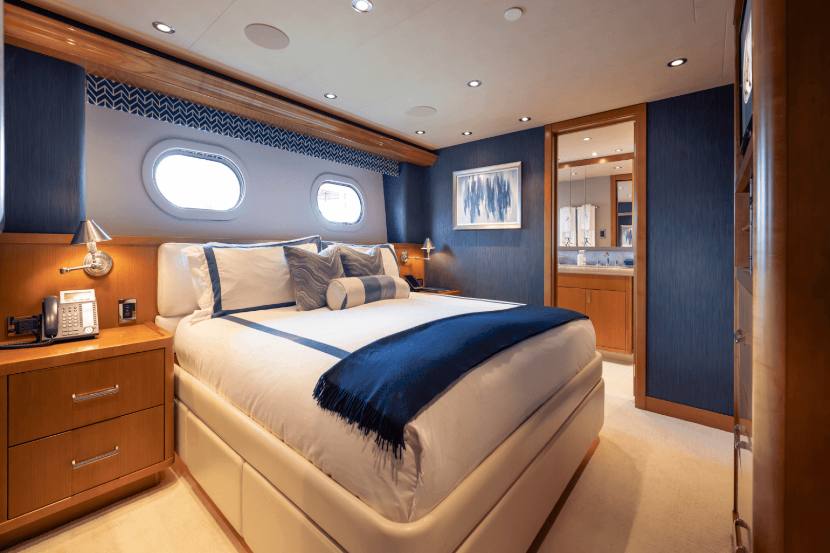 2014 Westport 40M — photo 86