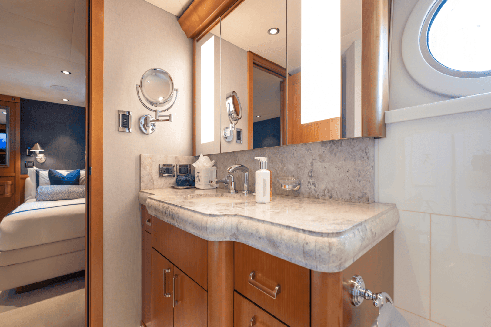 2014 Westport 40M — photo 83