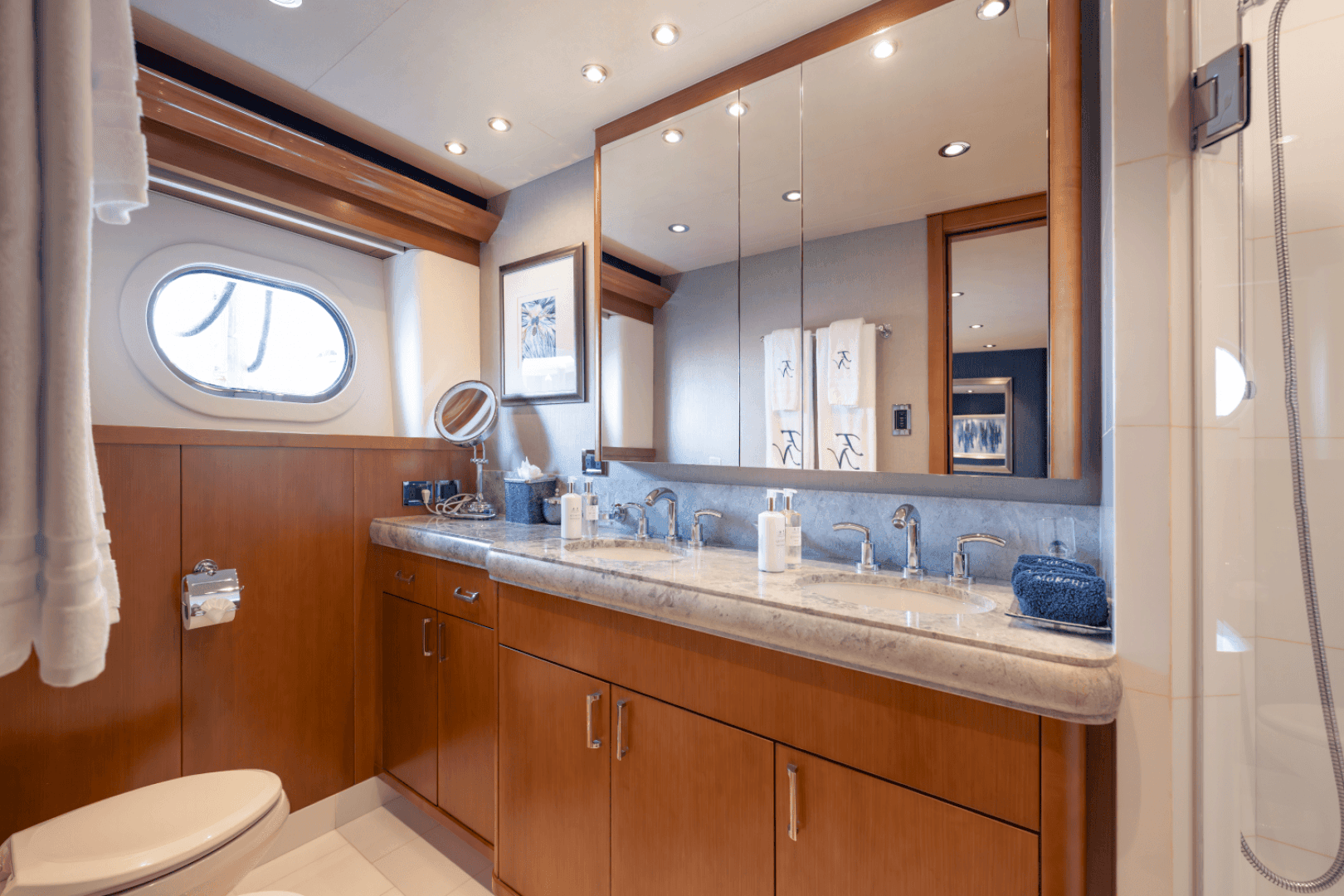 2014 Westport 40M — photo 87
